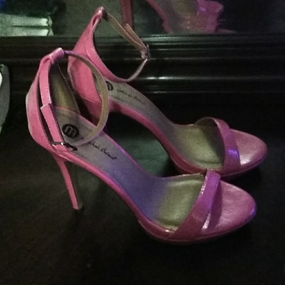 Heels - Picture 2 of 4